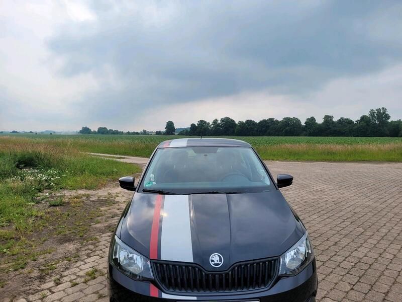 Schwarz Gebraucht 2017 Skoda Fabia Cool Edition Kleinwagen | 7.400 € (Fairer Preis) - Bild 1/4