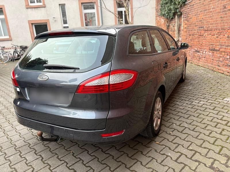 Gebraucht Ford Mondeo 146 PS (107 kW) 2008 Grau Kombi