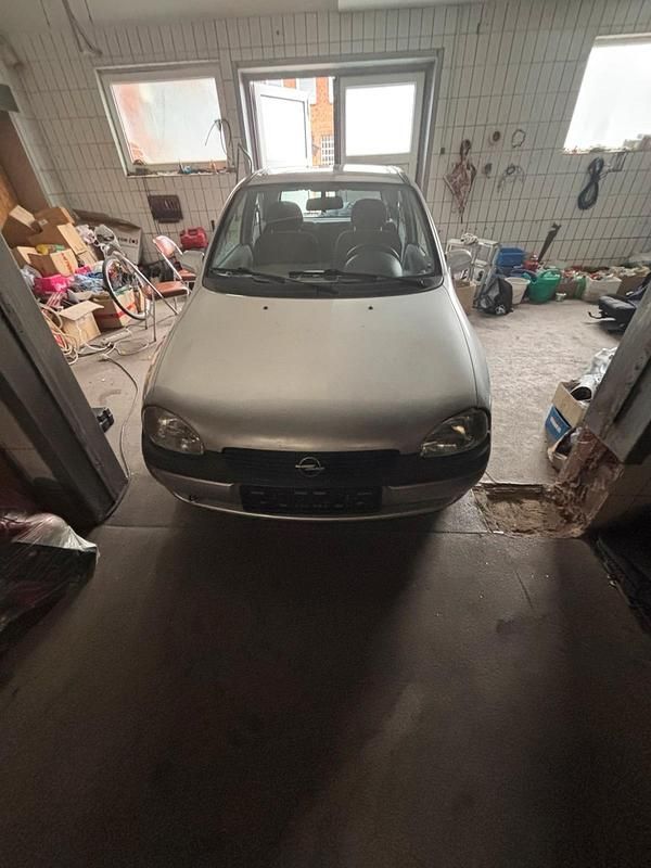 Grau Gebraucht 1997 Opel Corsa Kleinwagen | 1.500 € (Guter Preis) - Bild 1/4