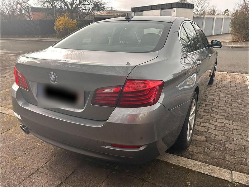 Gebraucht BMW 520 184 PS (135 kW) 2013 Grau Limousine