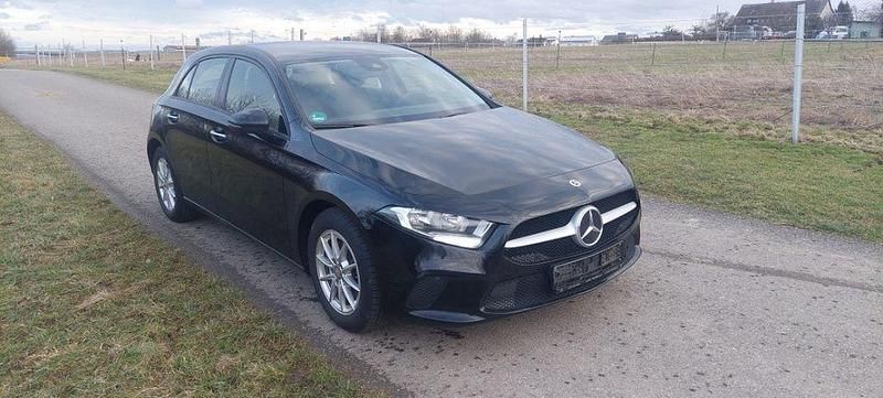 Gebraucht Mercedes A200 163 PS (119 kW) 2023 Schwarz Limousine