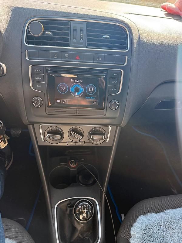 Gebraucht VW Polo 90 PS (66 kW) 2017 Silber Limousine