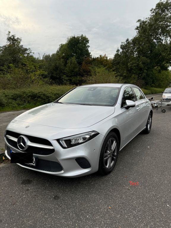 Silber Gebraucht 2019 Mercedes A220 Limousine | 21.900 € (Guter Preis) - Bild 1/4