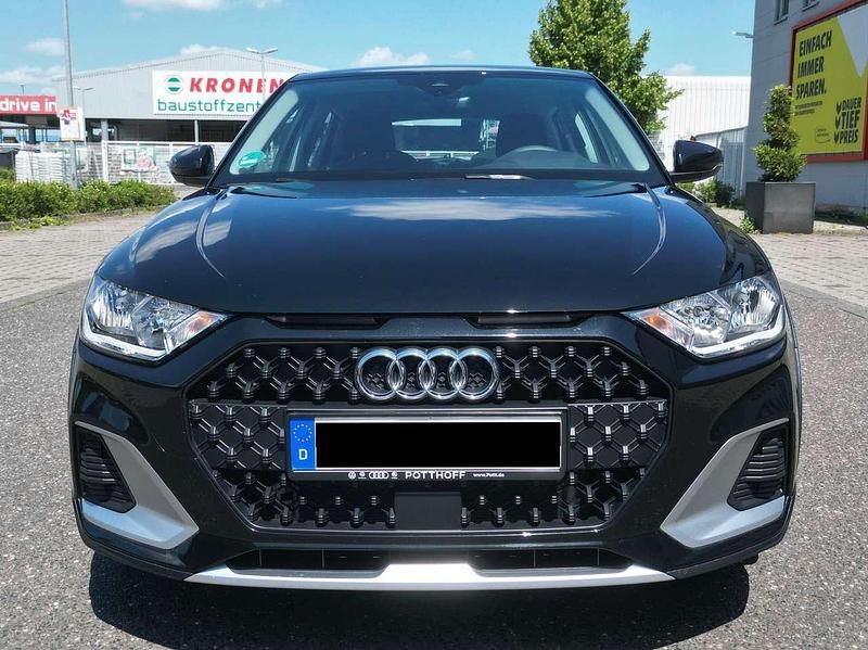 Schwarz Gebraucht 2021 Audi A1 Design Kleinwagen | 19.790 € (Guter Preis) - Bild 1/4