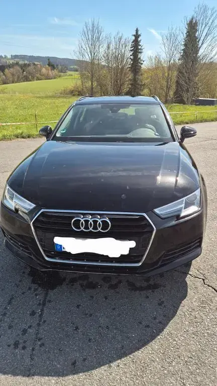 Second-hand Audi A4 150 CP (110 kW) 2018 Negru Break