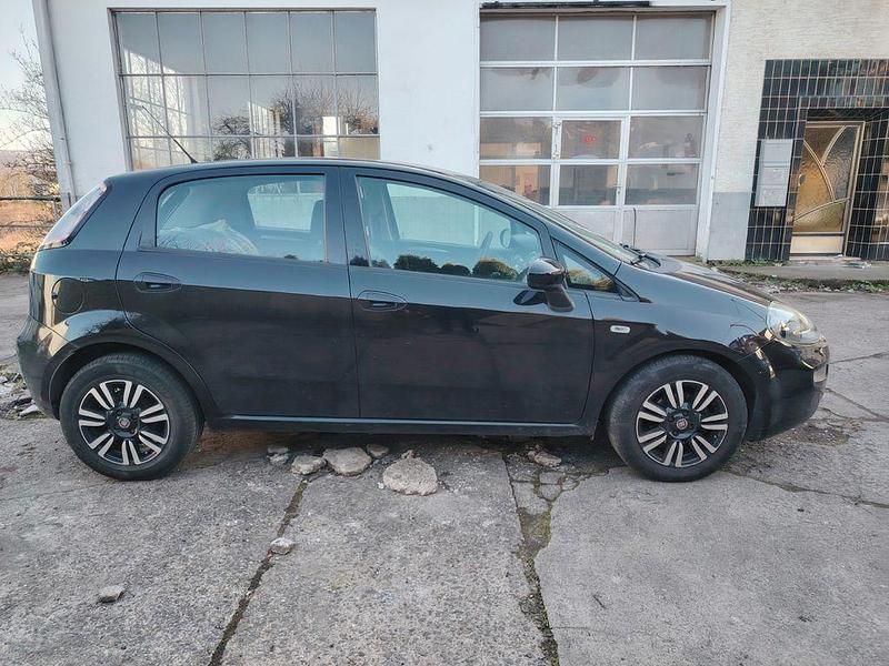 Gebraucht Fiat Punto More 86 PS (63 kW) 2012 Schwarz Kleinwagen