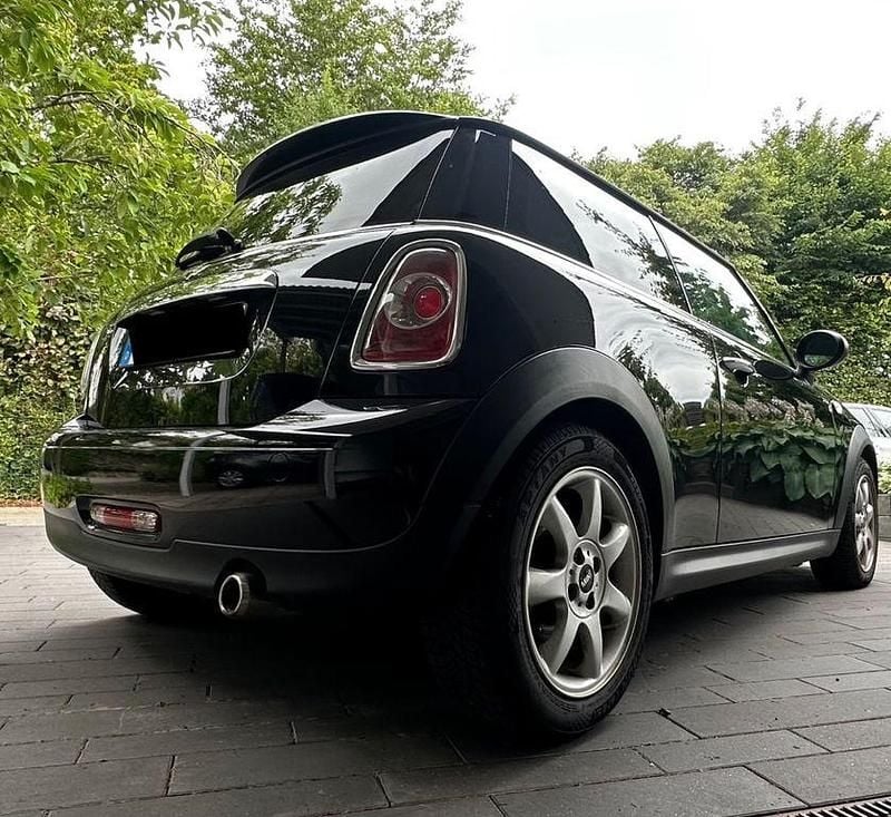 Schwarz Gebraucht 2010 Mini One D Kleinwagen | 4.250 € - Bild 1/4
