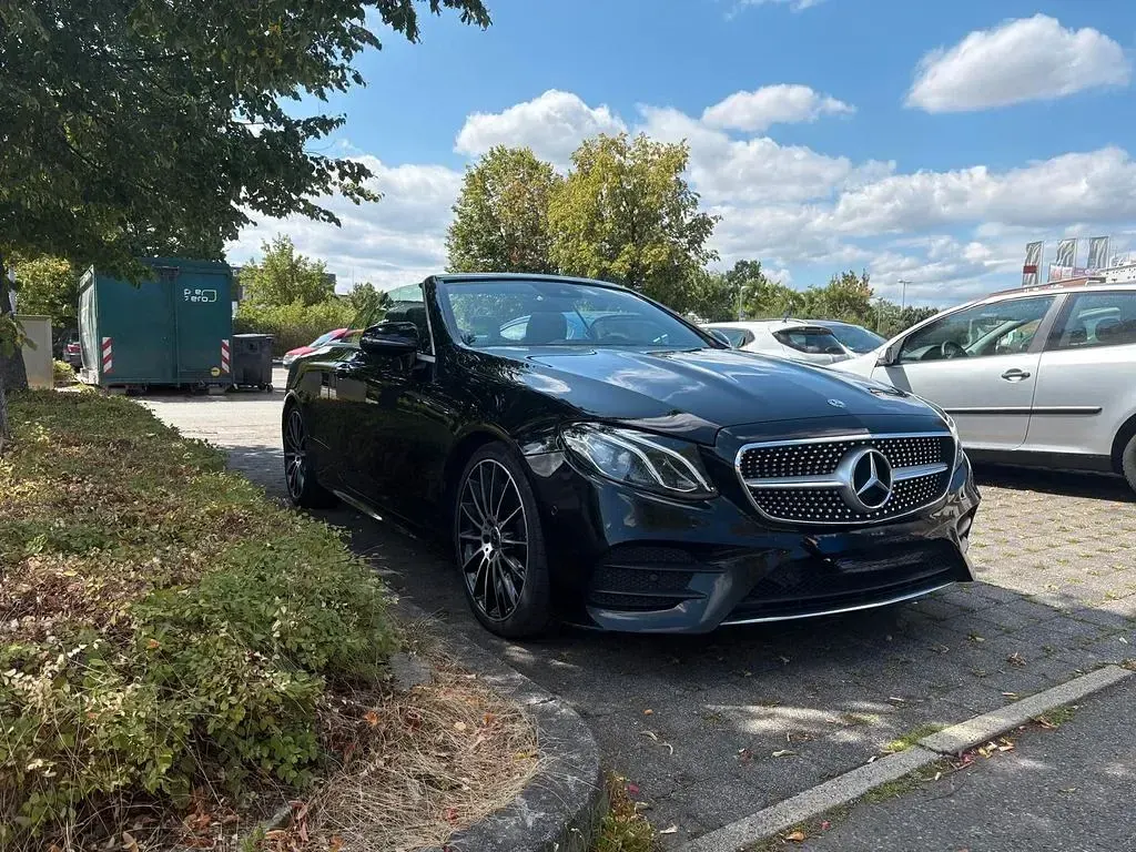 Gebraucht Mercedes E200 AMG line 184 PS (135 kW) 2019 Schwarz Cabrio