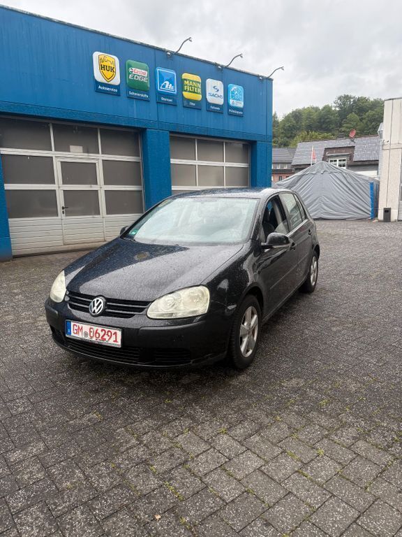 Schwarz Gebraucht 2005 VW Golf V Trendline Limousine | 990 € (Superpreis) - Bild 1/4