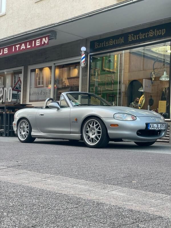 Silber Gebraucht 1999 Mazda MX5 Cabrio | 7.999 € (Teuer) - Bild 1/4