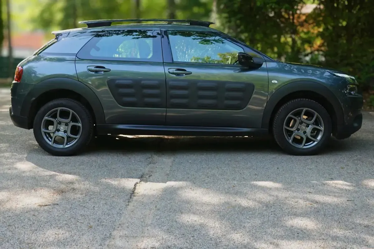 Gebraucht Citroën C4 82 PS (60 kW) 2016 Grau SUV