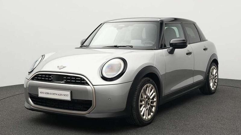 Grau Gebraucht 2024 Mini Cooper Favoured Kleinwagen | 35.001 € - Bild 1/4
