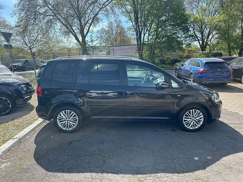 Gebraucht VW Touran 105 PS (77 kW) 2015 Schwarz Van / Kleinbus