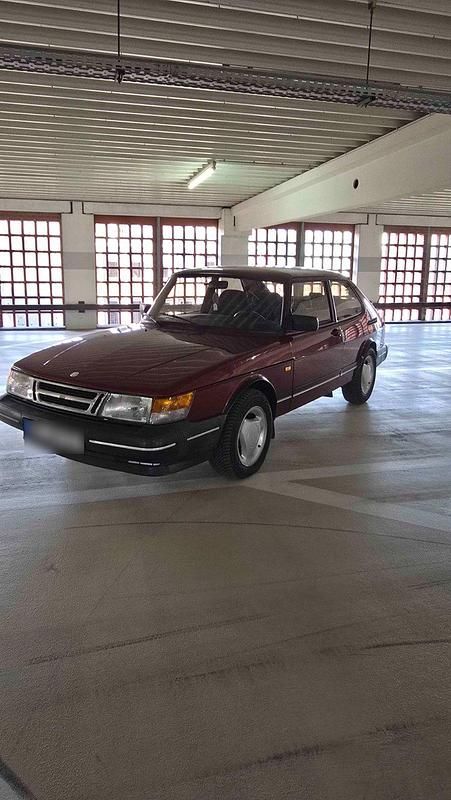 Second-hand Saab 900 126 CP (92 kW) 1993 Roșu Coupe
