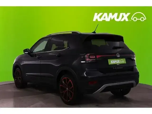 Gebraucht VW T-Cross Style 110 PS (80 kW) 2020 Deep black perleffekt SUV
