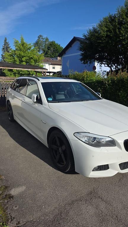 Gebraucht BMW 525 M Sport 204 PS (150 kW) 2011 Weiß Kombi