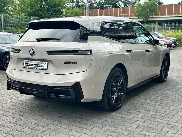 Gebraucht BMW iX Shadowline 484 kW (659 PS) 2025 Dune grey SUV