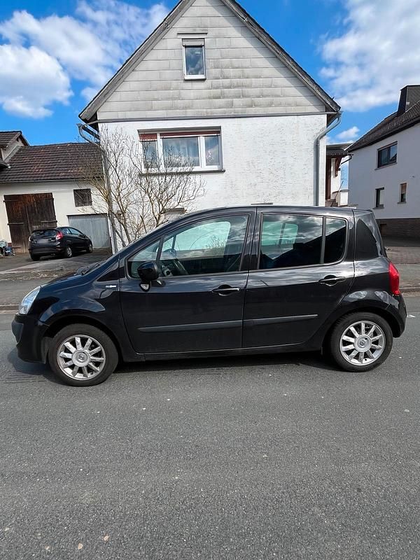 Usata Renault Modus 75 CV (55 kW) 2010 Nero Monovolume
