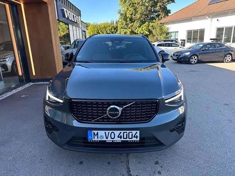Gebraucht Volvo XC40 Plus 163 PS (119 kW) 2025 Gruen SUV