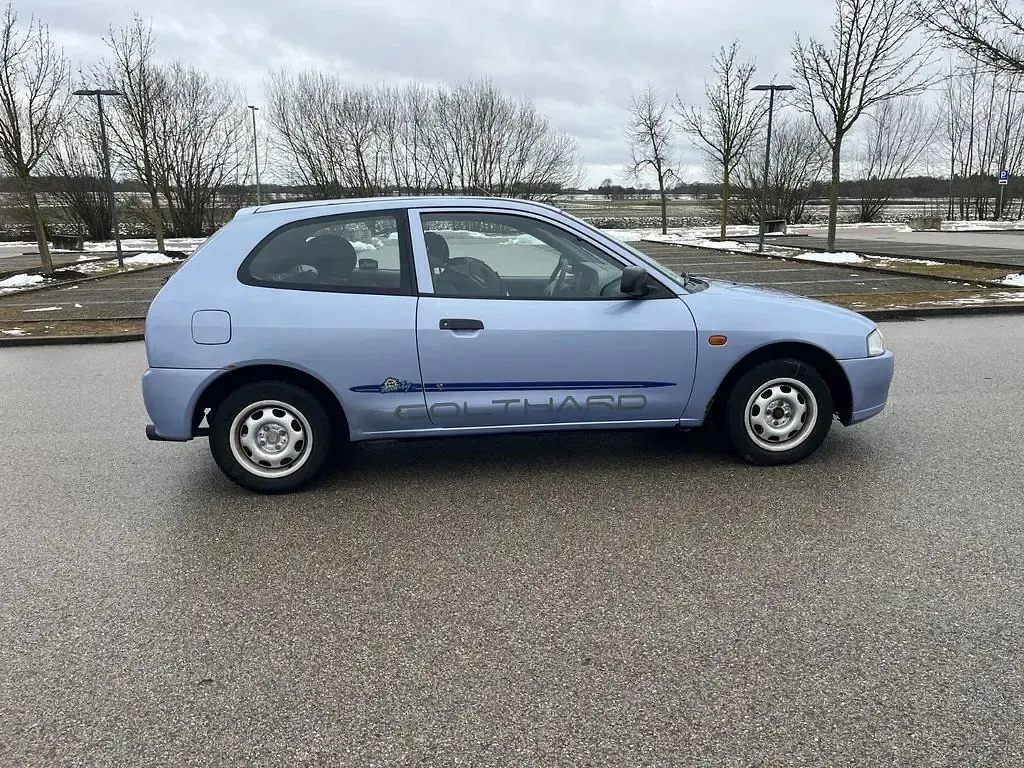 Gebraucht Mitsubishi Colt 75 PS (55 kW) 1997 Blau Kleinwagen