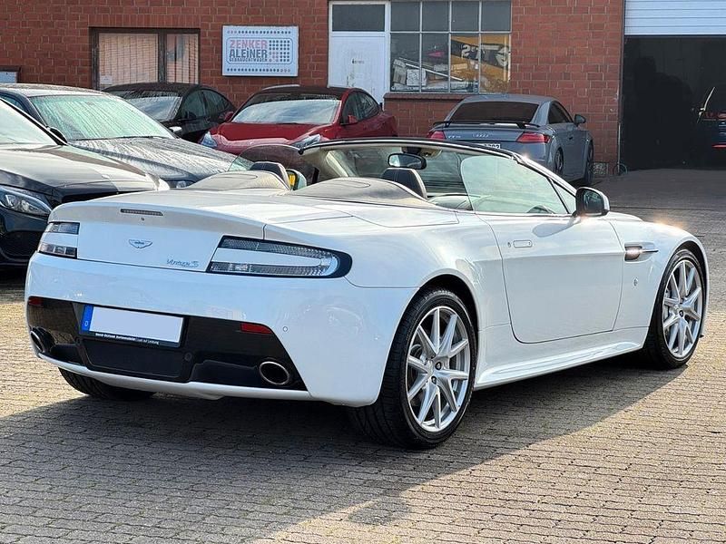 Gebraucht Aston Martin V8 Vantage 436 PS (320 kW) 2012 Weiß Cabrio