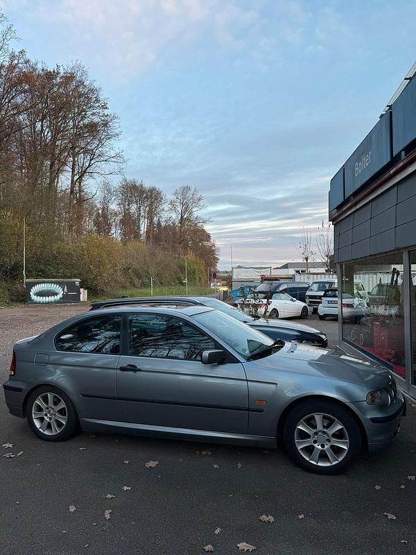 Gebraucht BMW 320 150 PS (110 kW) 2004 Grau Coupé
