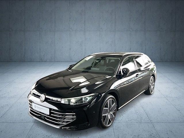 Schwarz Gebraucht 2024 VW Passat Elegance Kombi | 40.477 € (Fairer Preis) - Bild 1/4
