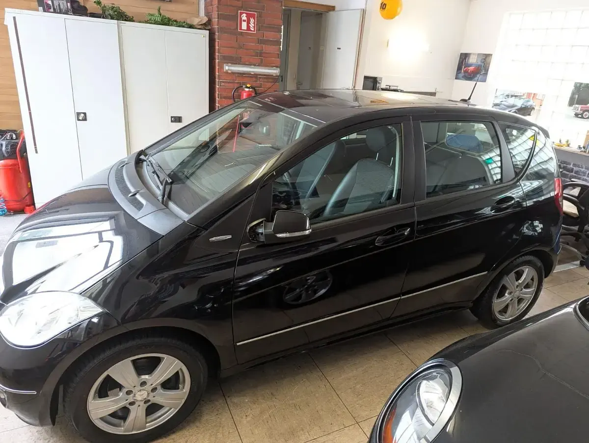 Gebraucht Mercedes A160 Avantgarde 95 PS (69 kW) 2011 Schwarz Limousine