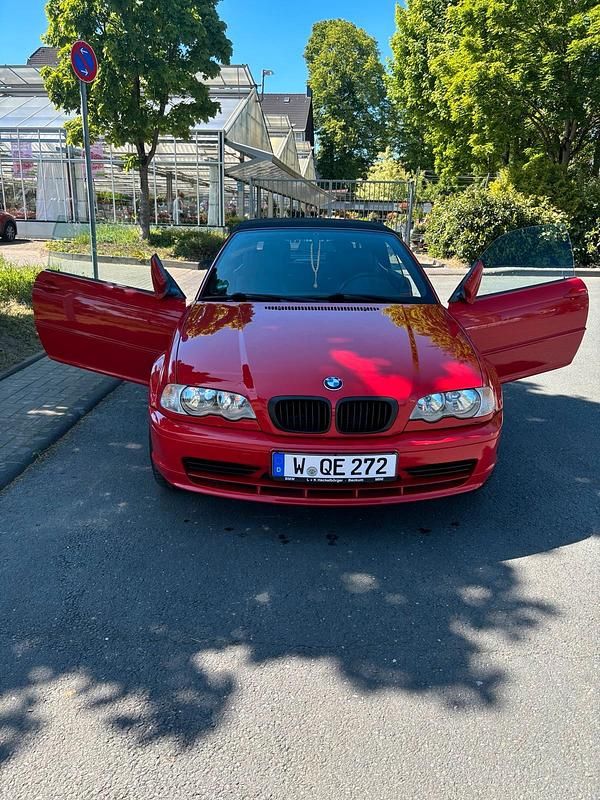 Gebraucht BMW 318 Cabriolet 143 PS (105 kW) 2002 Rot Cabrio