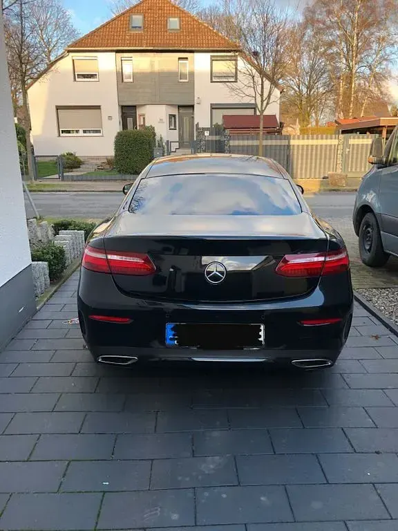 Gebraucht Mercedes E200 AMG line 184 PS (135 kW) 2018 Schwarz Coupé
