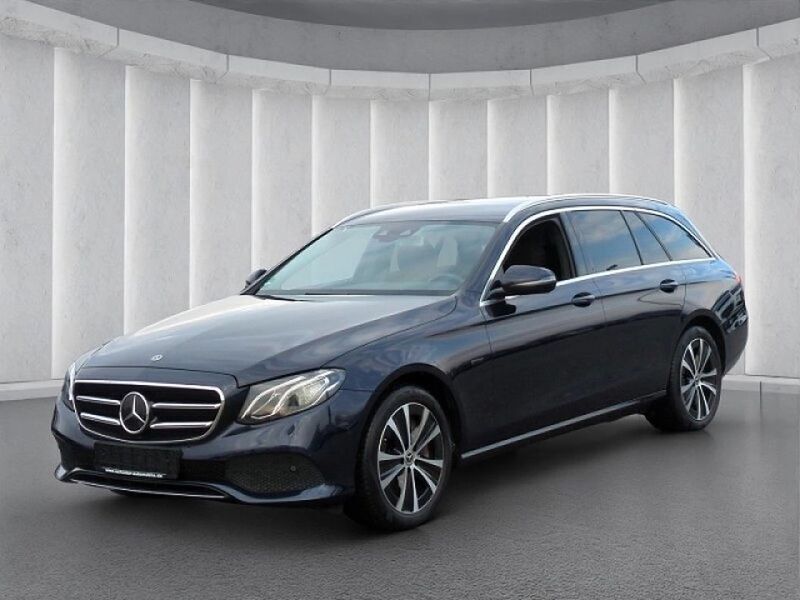 Blau Gebraucht 2020 Mercedes E300 | 29.949 € (Guter Preis) - Bild 1/4