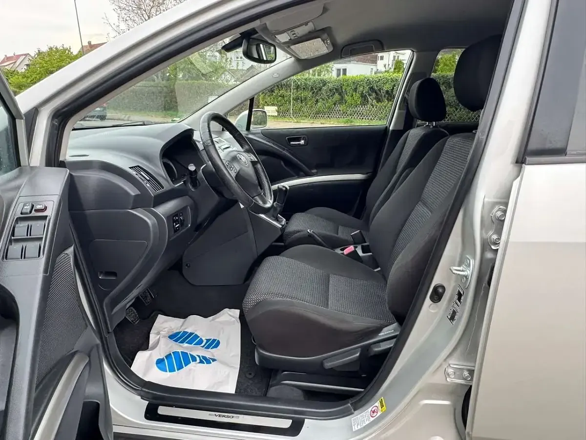 Gebraucht Toyota Corolla Verso Sol 177 PS (130 kW) 2008 Silver metallic Van / Kleinbus