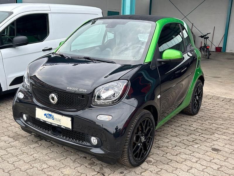 Grün Gebraucht 2017 Smart ForTwo Electric Drive Coupé | 6.980 € (Fairer Preis) - Bild 1/4