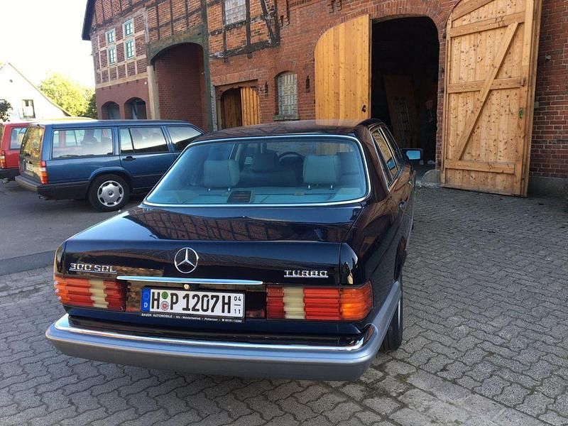 Gebraucht Mercedes S300 150 PS (110 kW) 1987 Blau Limousine