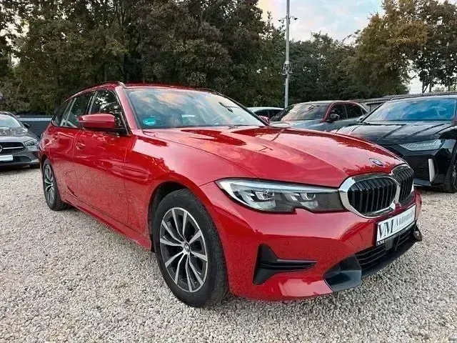 Gebraucht BMW 318 Sport Line 156 PS (114 kW) 2022 Rot Kombi