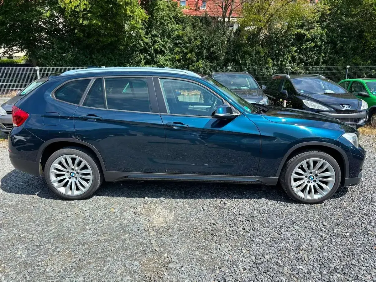 Gebraucht BMW X1 Sport Line 143 PS (105 kW) 2015 Midnight blue metallic SUV
