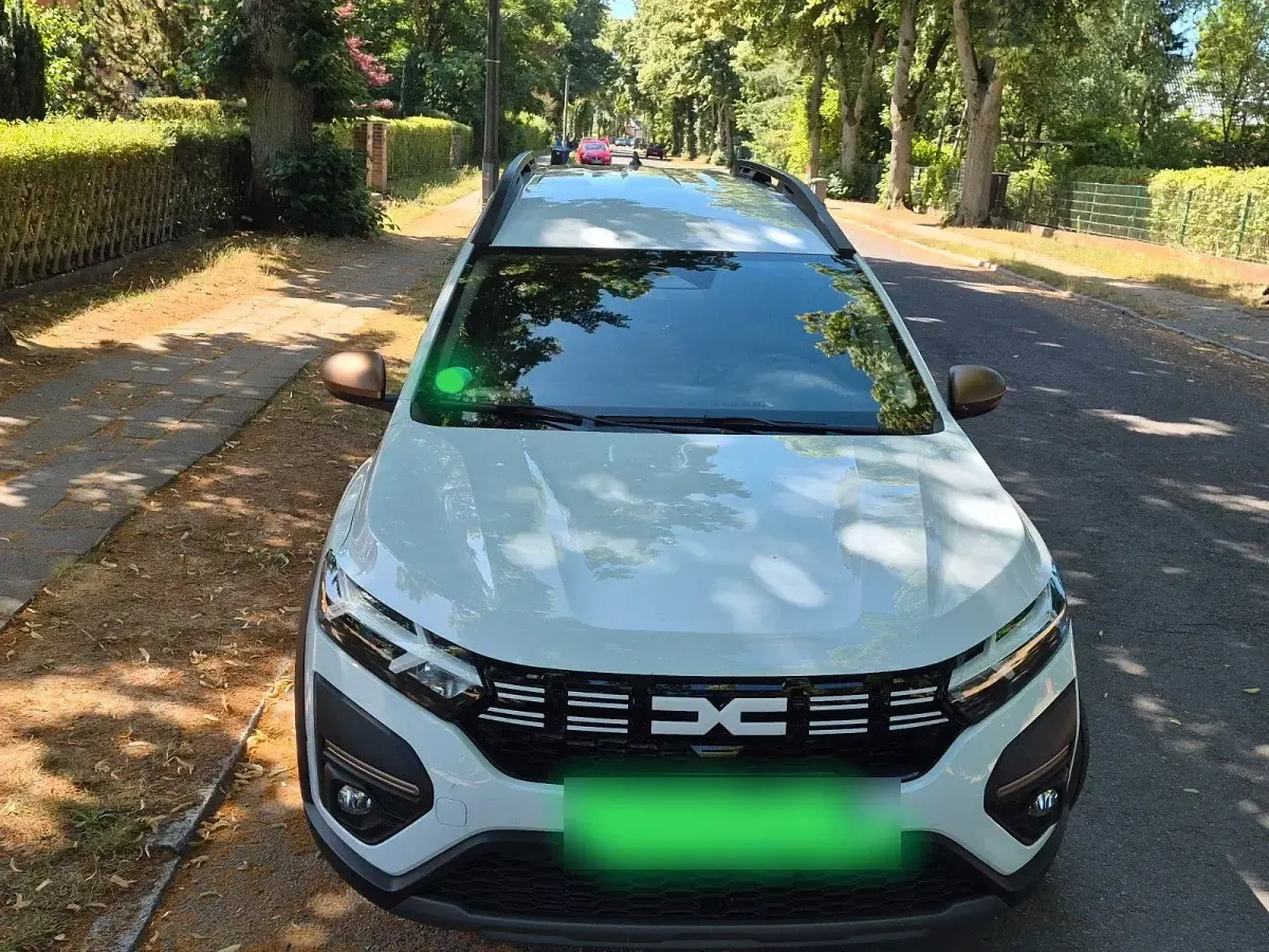 Gebraucht Dacia Jogger Extreme 110 PS (80 kW) 2025 Weiß Van / Kleinbus