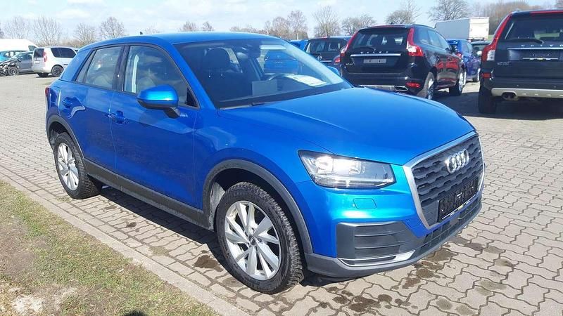 Gebraucht Audi Q2 116 PS (85 kW) 2018 Arablau kristalleffekt SUV