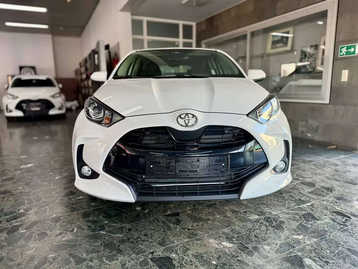 Neu Toyota Yaris Comfort 92 PS (67 kW) 2025 Super white 2 Kleinwagen