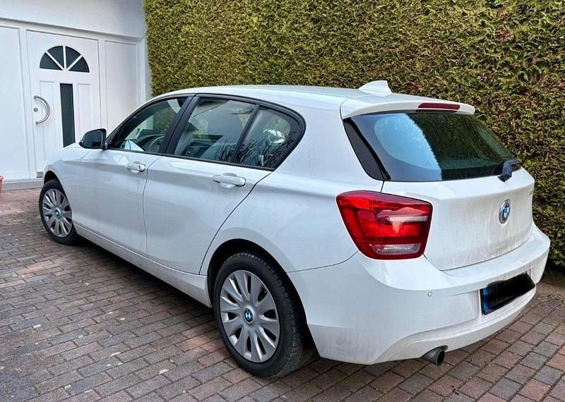 Gebraucht BMW 114 102 PS (75 kW) 2014 Weiß Kleinwagen