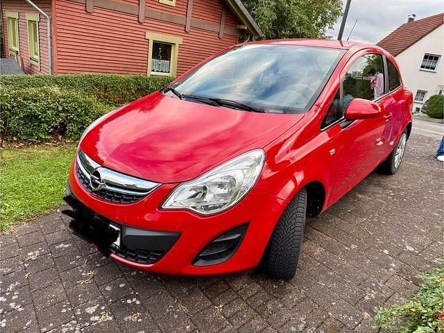 Rot Gebraucht 2012 Opel Corsa Edition Kleinwagen | 3.490 € (Fairer Preis) - Bild 1/4