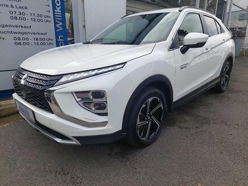 Weiß Gebraucht 2022 Mitsubishi Eclipse Cross Plus SUV | 23.995 € (Fairer Preis) - Bild 1/4