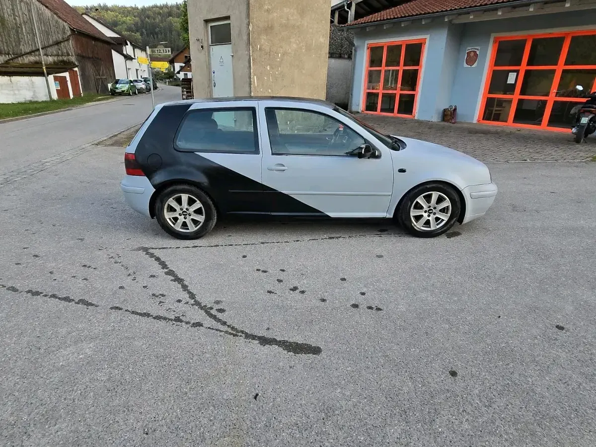 Używany VW Golf IV 75 KM (55 kW) 2002 Szary Sedan/Limuzyna