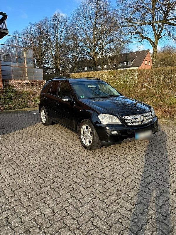 Gebraucht Mercedes ML320 224 PS (164 kW) 2006 Schwarz SUV