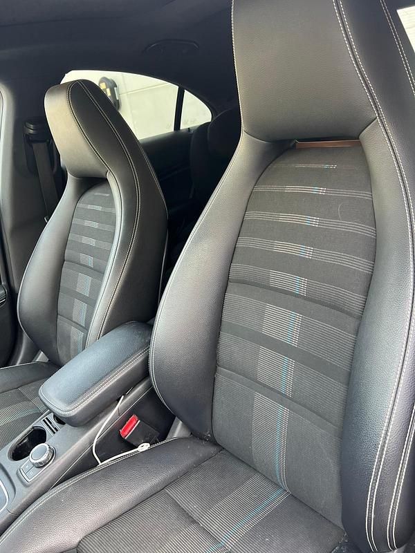 Second-hand Mercedes CLA180 2017 Negru Berlinǎ