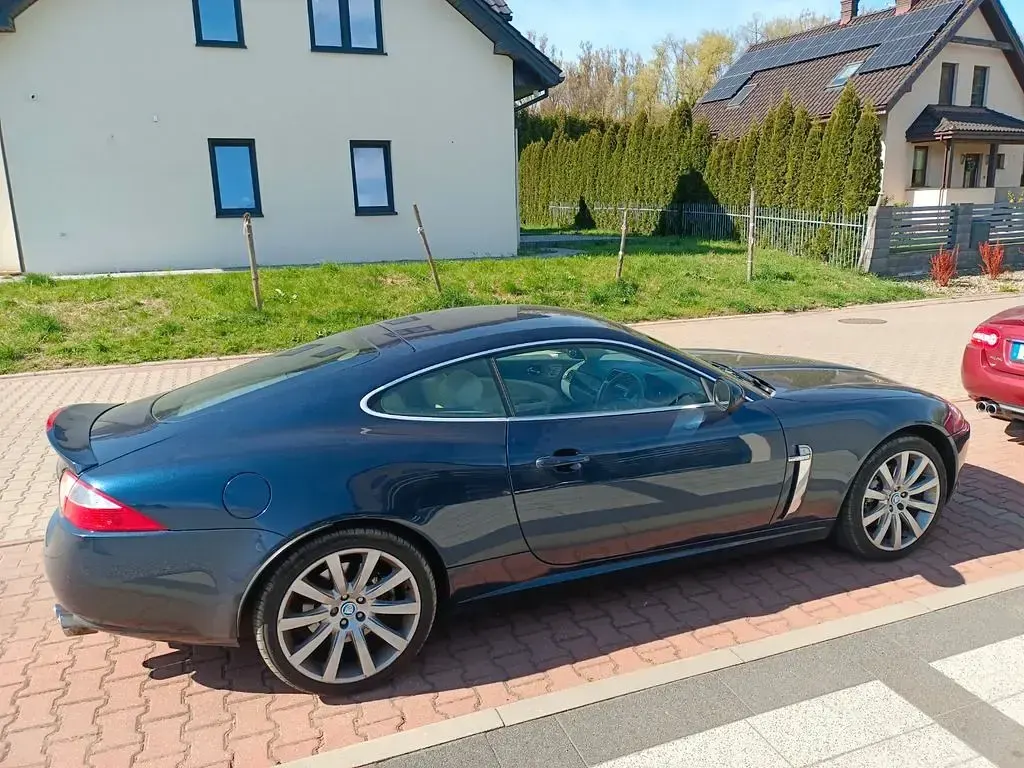 Używany Jaguar XK 298 KM (219 kW) 2006 Niebieski Coupe