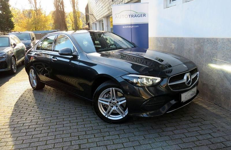 Grau Gebraucht 2022 Mercedes C300 Avantgarde Limousine | 36.990 € (Guter Preis) - Bild 1/4
