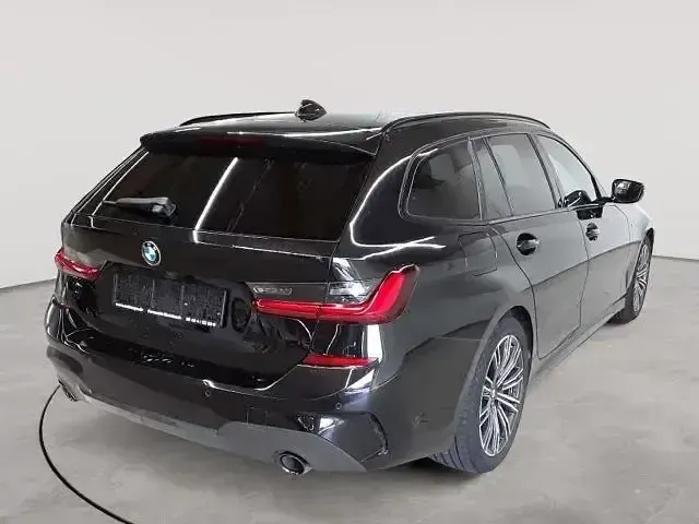 Gebraucht BMW 320 M Sport 190 PS (139 kW) 2022 Saphirschwarz metallic Kombi