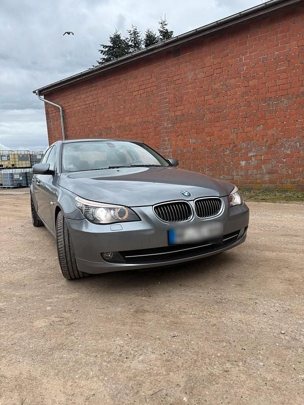 Second-hand BMW 525 220 CP (161 kW) 2008 Argintiu Berlinǎ