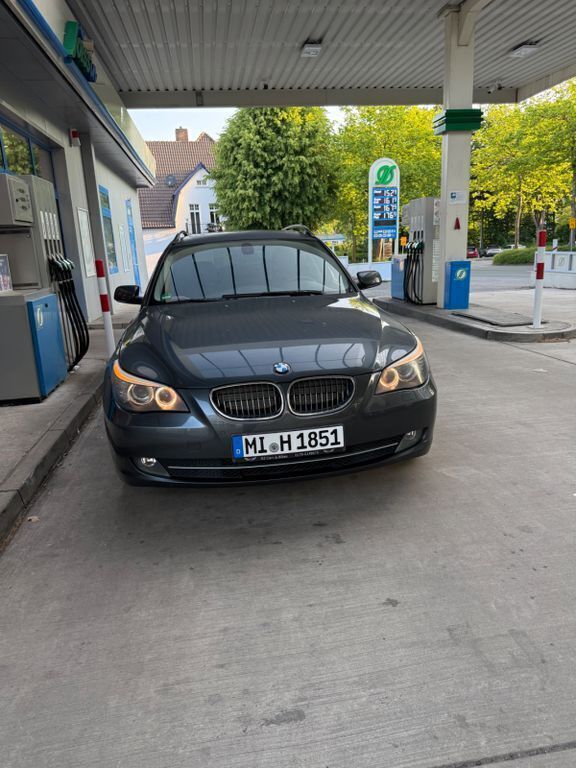 Andere außenfarben Gebraucht 2008 BMW 523 Kombi | 8.500 € (Teuer) - Bild 1/4
